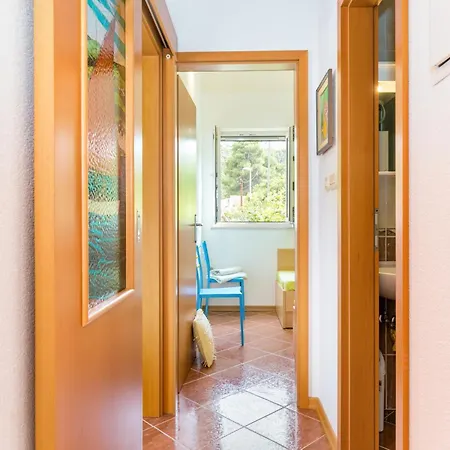 Apartment By The Sea Cove Donja Kruscica - Donja Krusica, Solta - 11146 *