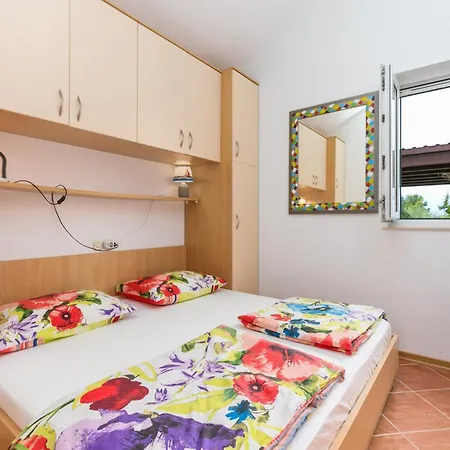 Apartment By The Sea Cove Donja Kruscica - Donja Krusica, Solta - 11146 Grohote